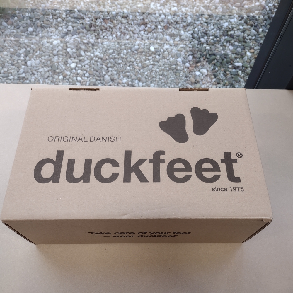 Plum color Grena Duckfeet Women's Boots Sold out - Picture 10 of 12